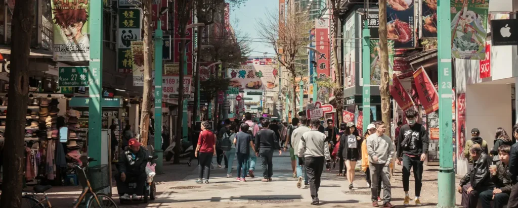 Rues commerçantes animées du quartier de Ximending à Taipei